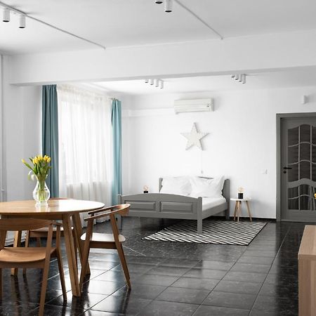 Spacious Ultracentral Apartment Cluj-Napoca Luaran gambar