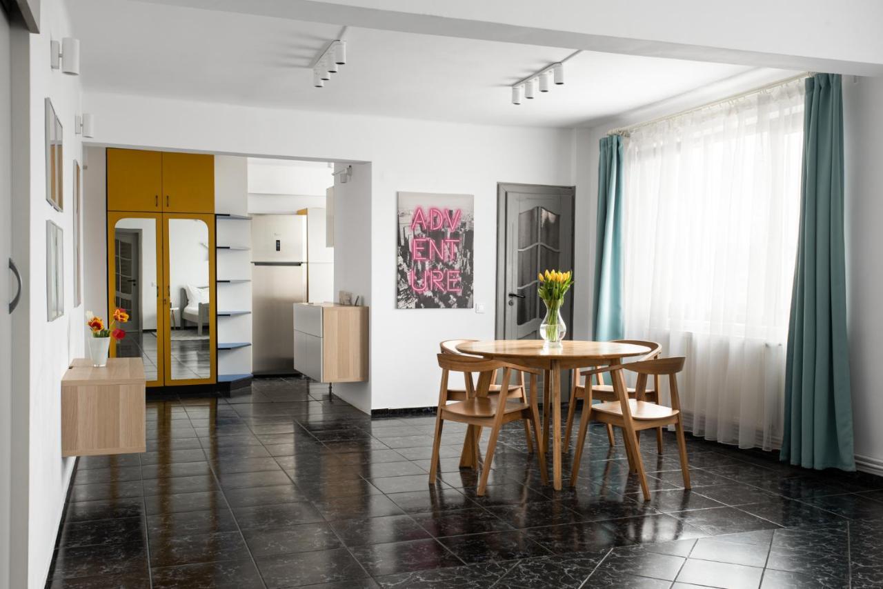 Spacious Ultracentral Apartment Cluj-Napoca Luaran gambar