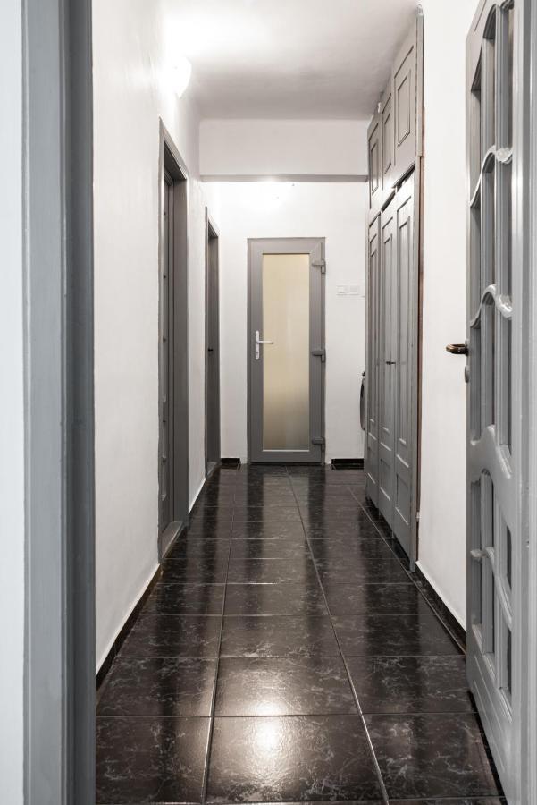 Spacious Ultracentral Apartment Cluj-Napoca Luaran gambar